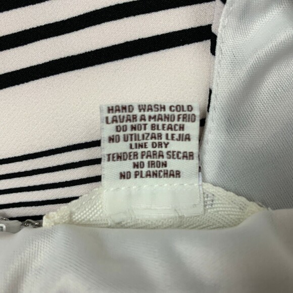 Sans Souci Women's Top Small Striped Multicolor Blue White Black Sleeveless - Picture 7 of 7